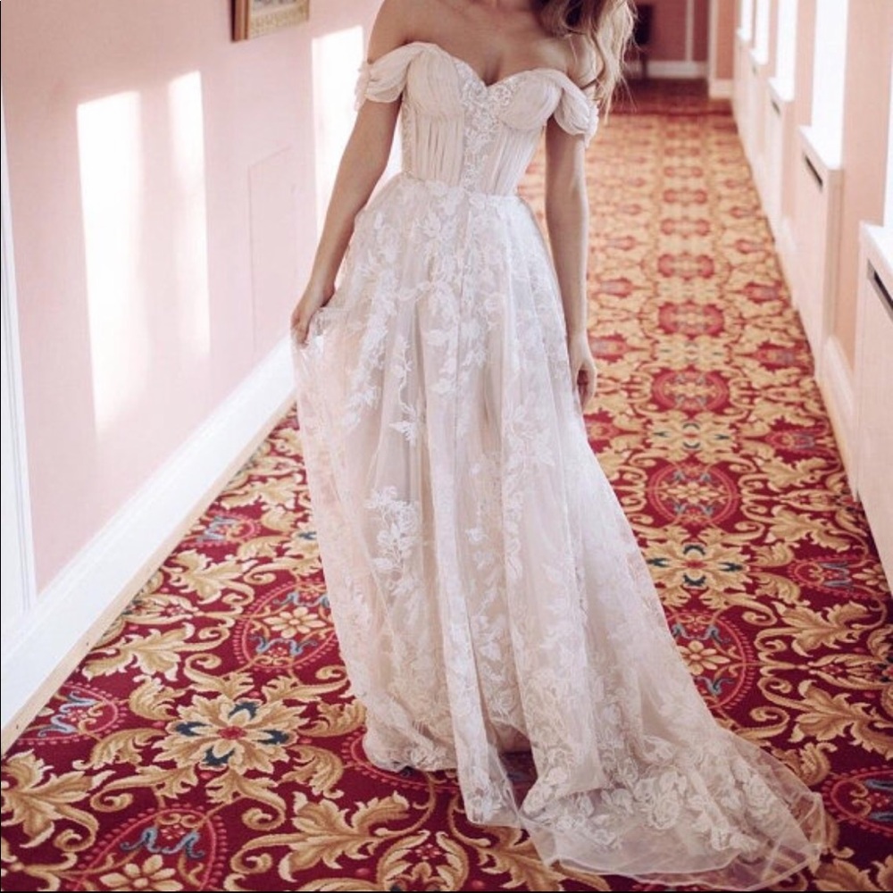• (SOLD) •Gorgeous Blush Boho Wedding Dress